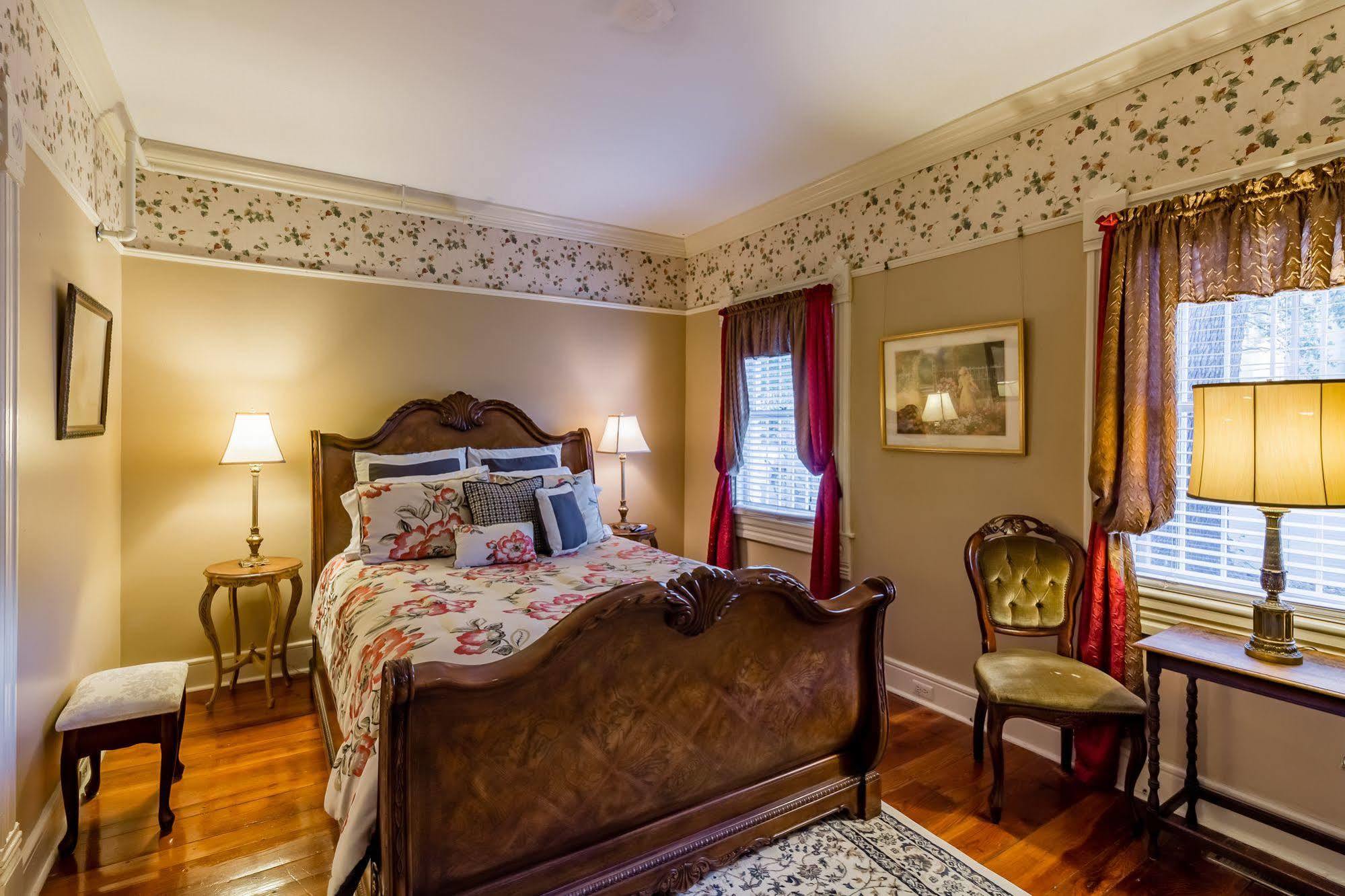 Bed and Breakfast Amethyst Garden Savannah Exteriér fotografie