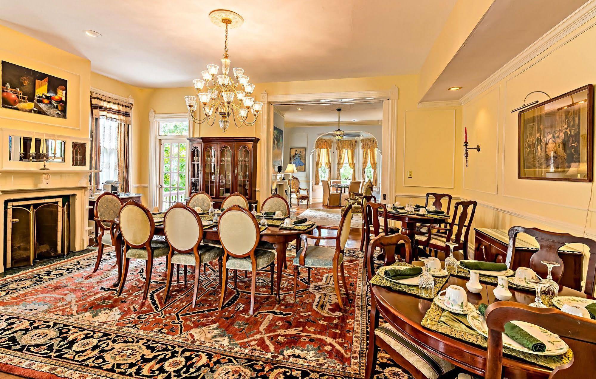 Bed and Breakfast Amethyst Garden Savannah Exteriér fotografie