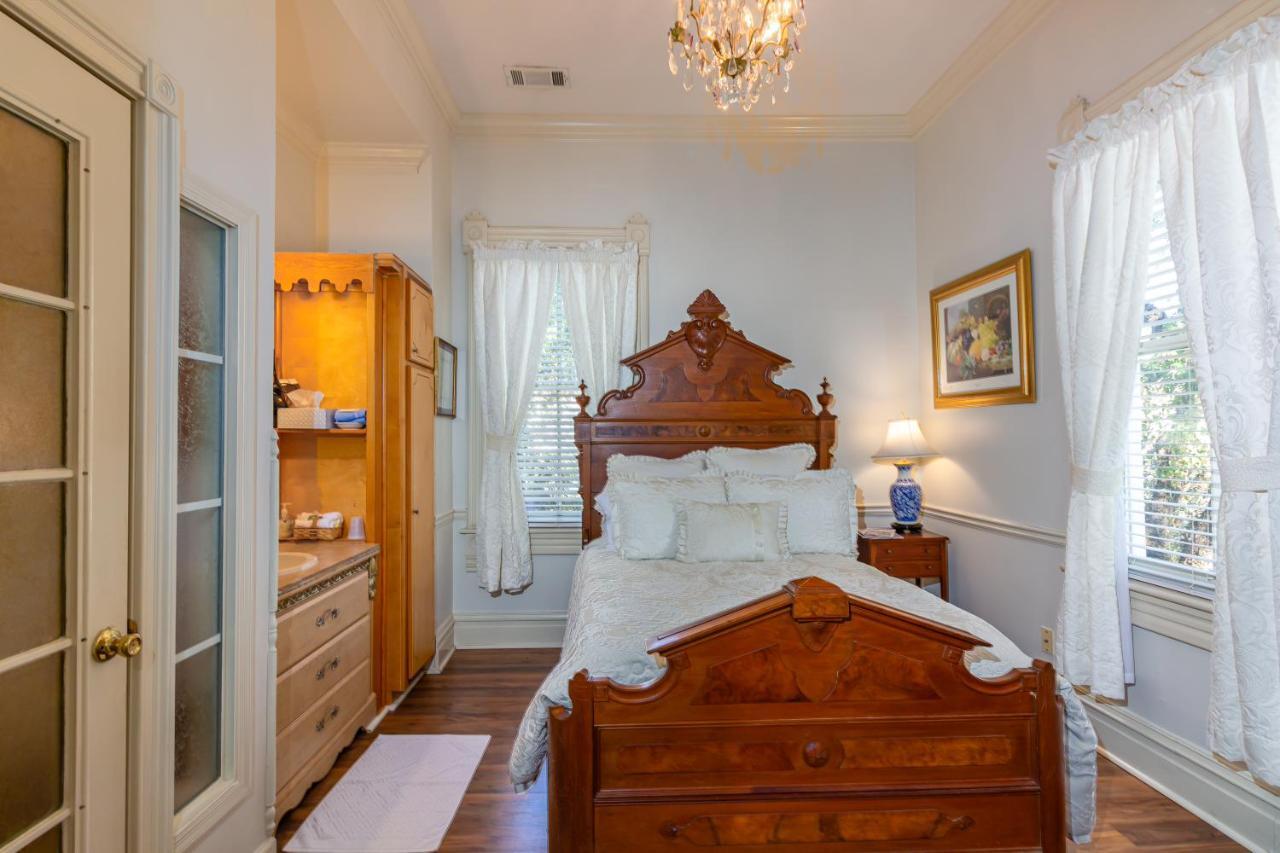 Bed and Breakfast Amethyst Garden Savannah Exteriér fotografie